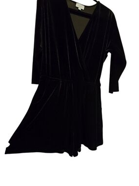 Veronica M Black Velvet  Romper Size Medium